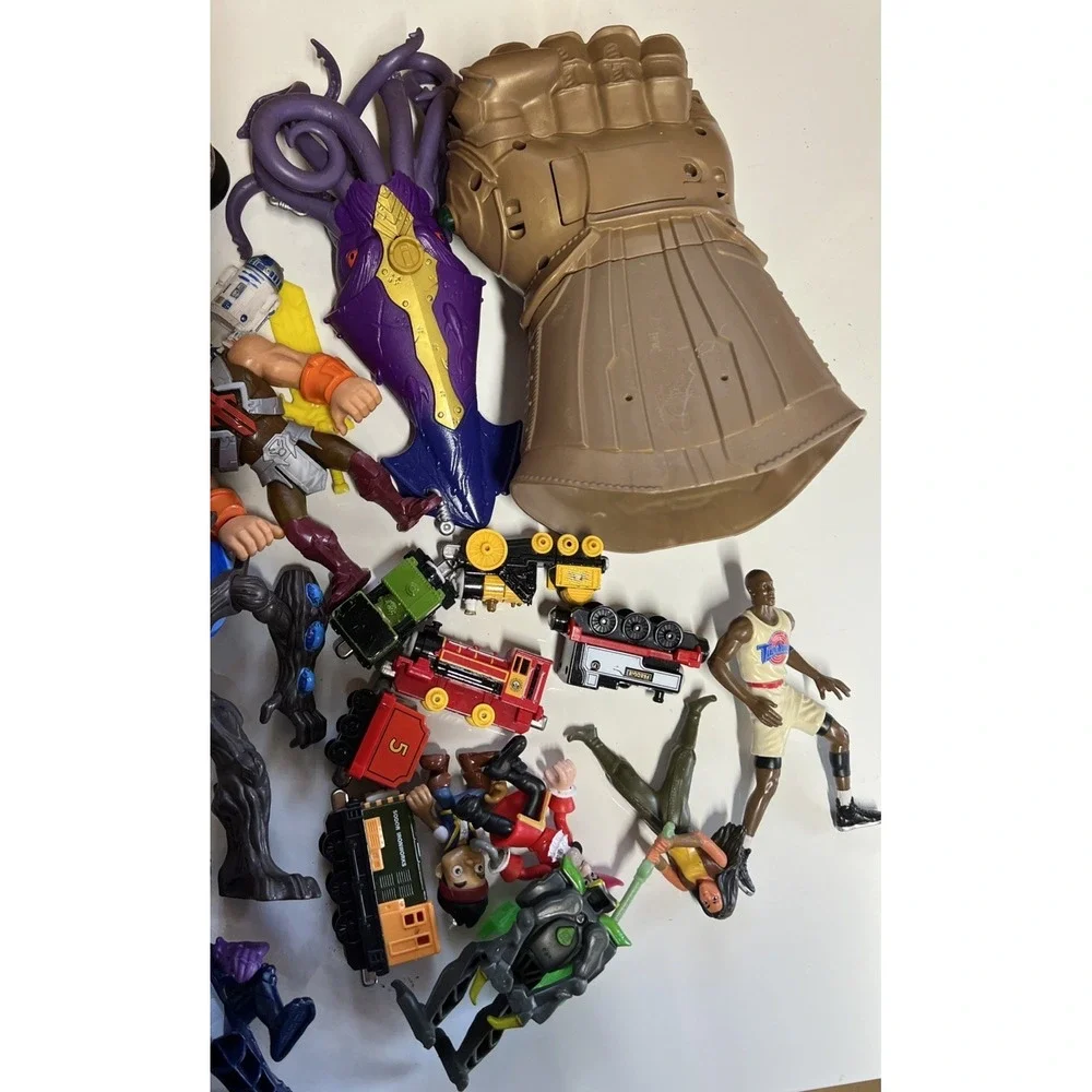 Boys 25 Piece Mixed Toy Lot